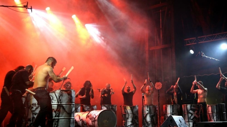 Concert des Tambours du Bronx au festival Pau Music Live 2021, en pammarge de la Foire de Pau. Samedi 18 septembre 2021