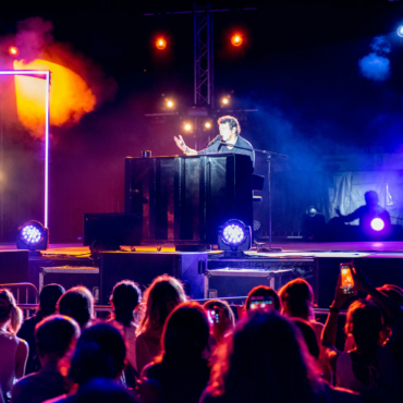 PATRICK BRUEL - Concert aux arènes du Tempéras à Alès, avec Y A D'LA JOIE PRODUCTIONS, lundi 18 juillet 2022