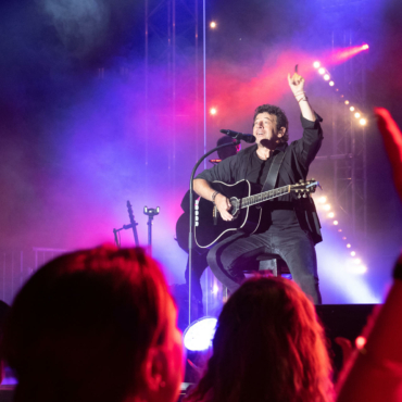 PATRICK BRUEL - Concert aux arènes du Tempéras à Alès, avec Y A D'LA JOIE PRODUCTIONS,18 juillet 2022